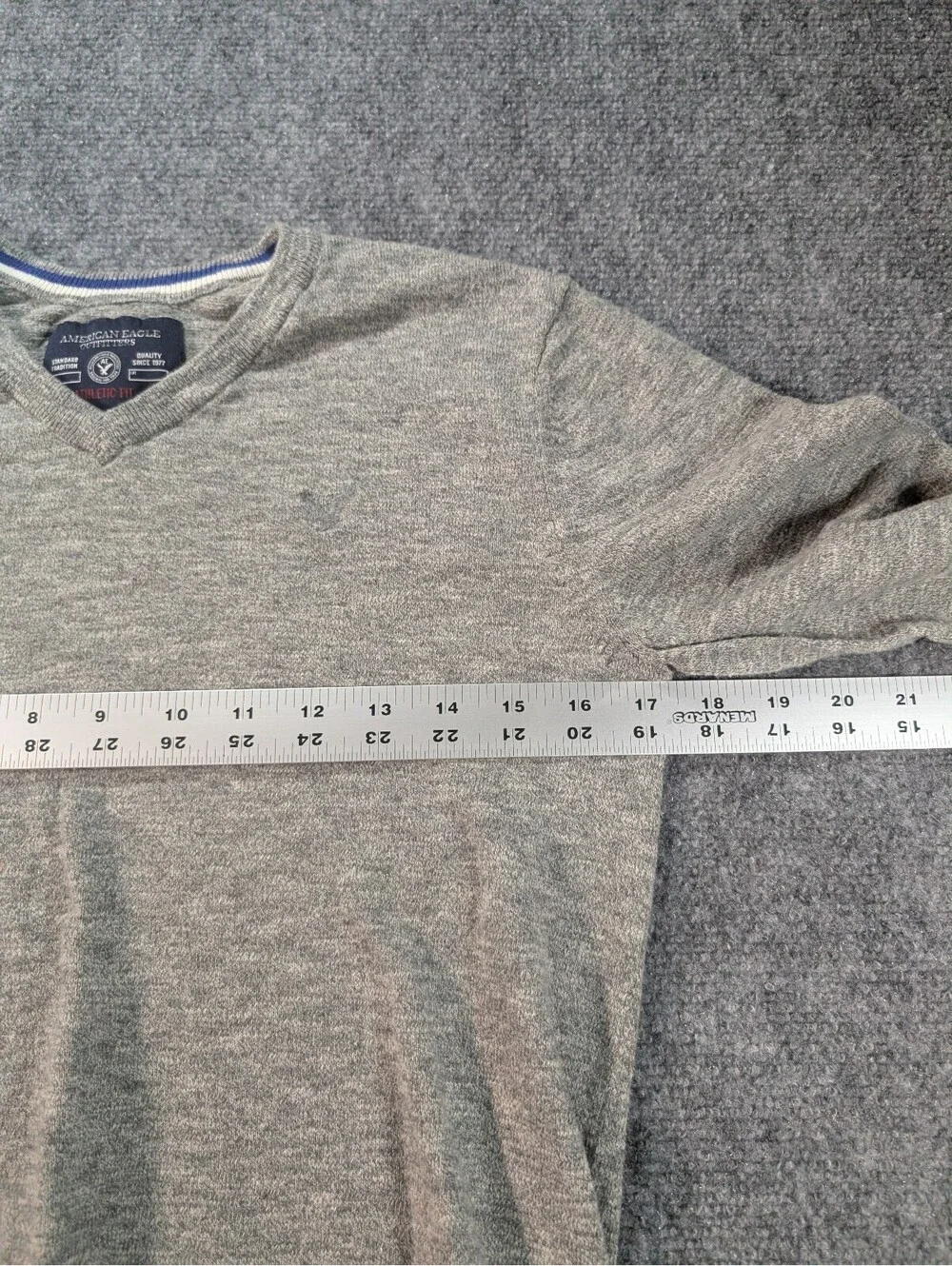 American Eagle Outfitters Mens XS Athletic Fit Gray V-Neck Cotton Sweater
